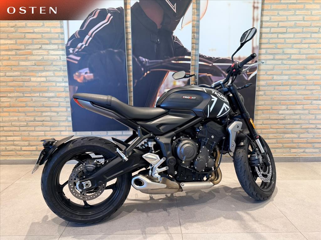 TRIUMPH-TRIDENT-660