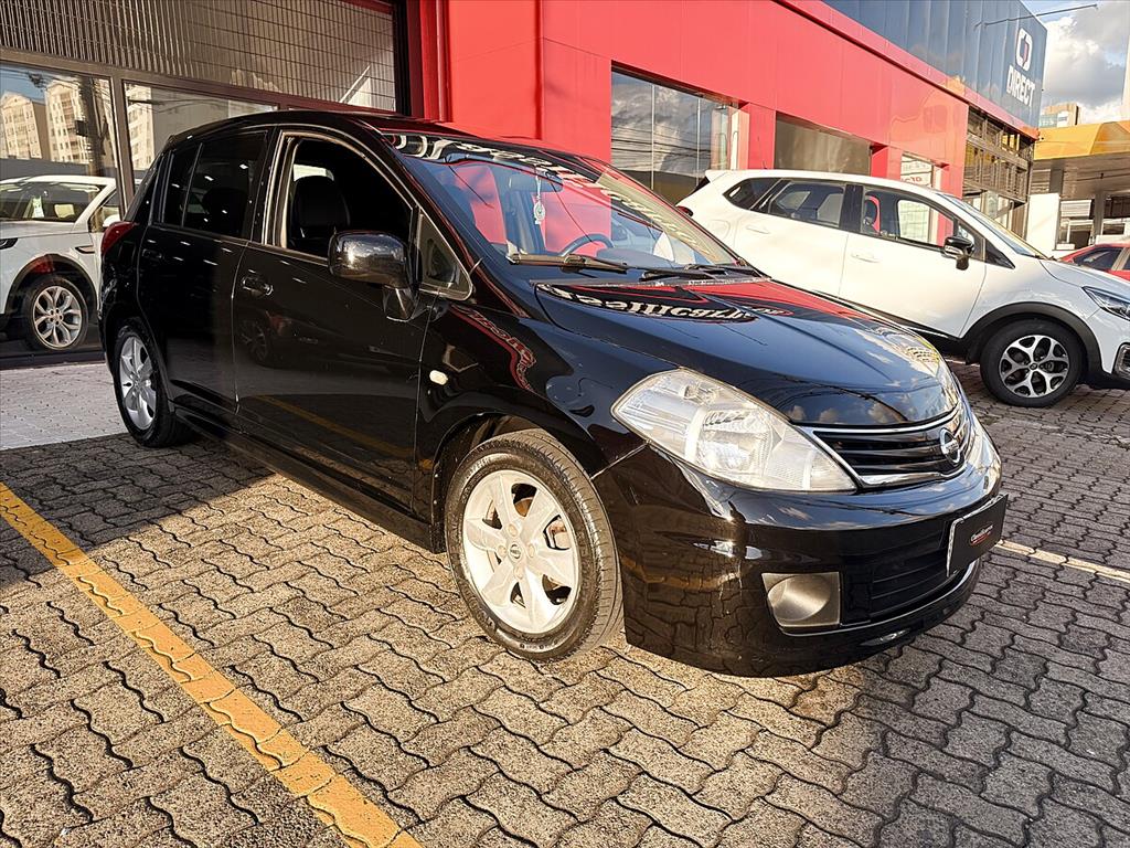 Nissan Tiida - 1.8 SL 16V FLEX 4P MANUAL