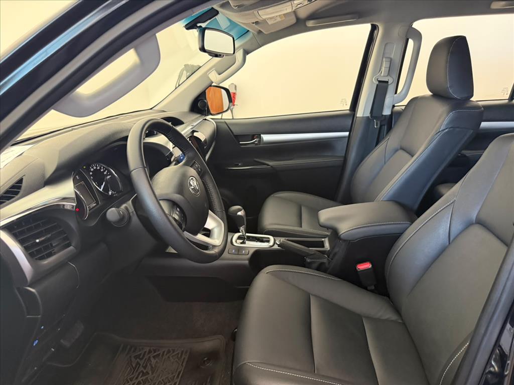 HILUX 2.8 D-4D TURBO DIESEL CD SRV 4X4 AUTOMÁTICO10