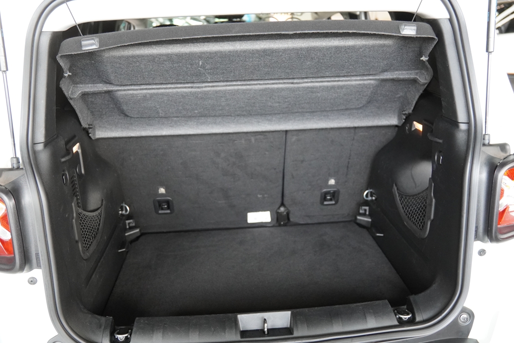 RENEGADE 1.8 16V FLEX SPORT 4P AUTOMÁTICO7