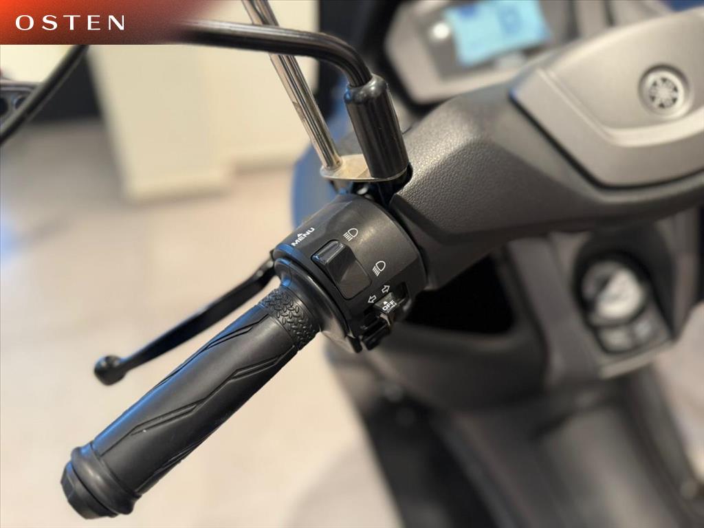 YAMAHA-NMAX-160 ABS