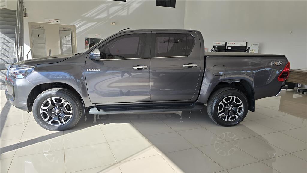 HILUX 2.8 D-4D TURBO DIESEL CD SRX 4X4 AUTOMÁTICO7
