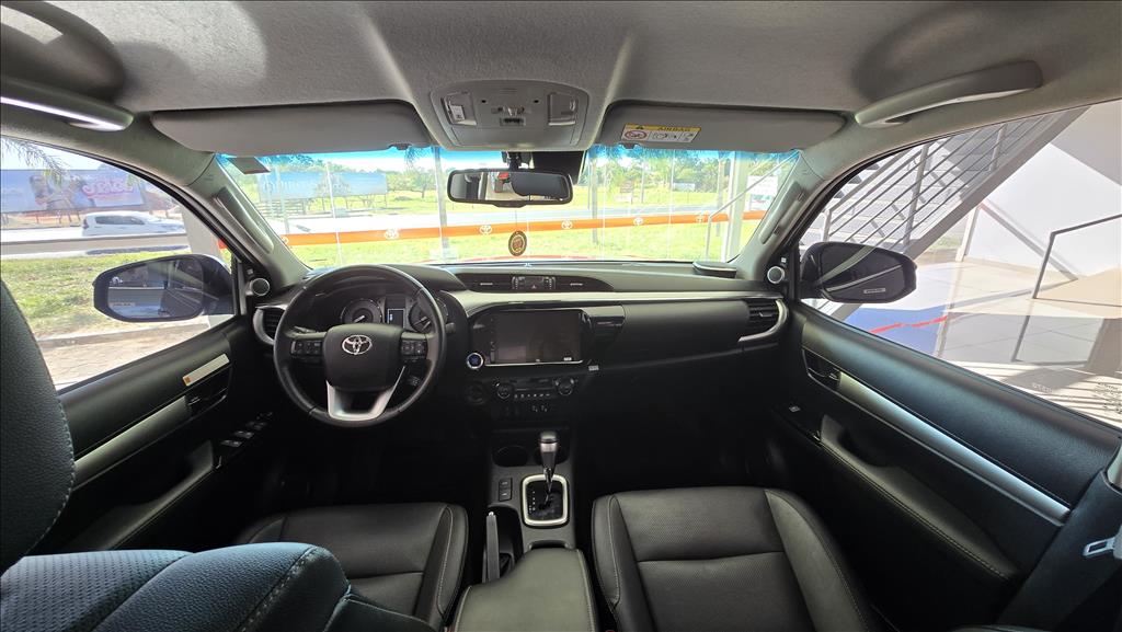 HILUX 2.8 D-4D TURBO DIESEL CD SRX 4X4 AUTOMÁTICO8