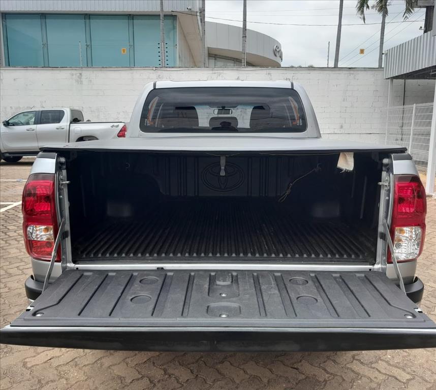 HILUX 2.8 D-4D TURBO DIESEL CD SR 4X4 AUTOMÁTICO15