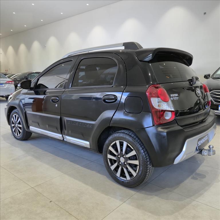 ETIOS CROSS 1.5 16V FLEX 4P AUTOMÁTICO5