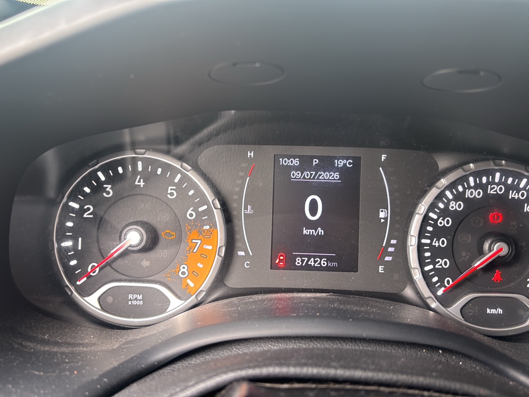 RENEGADE 1.8 16V FLEX STD 4P AUTOMÁTICO11