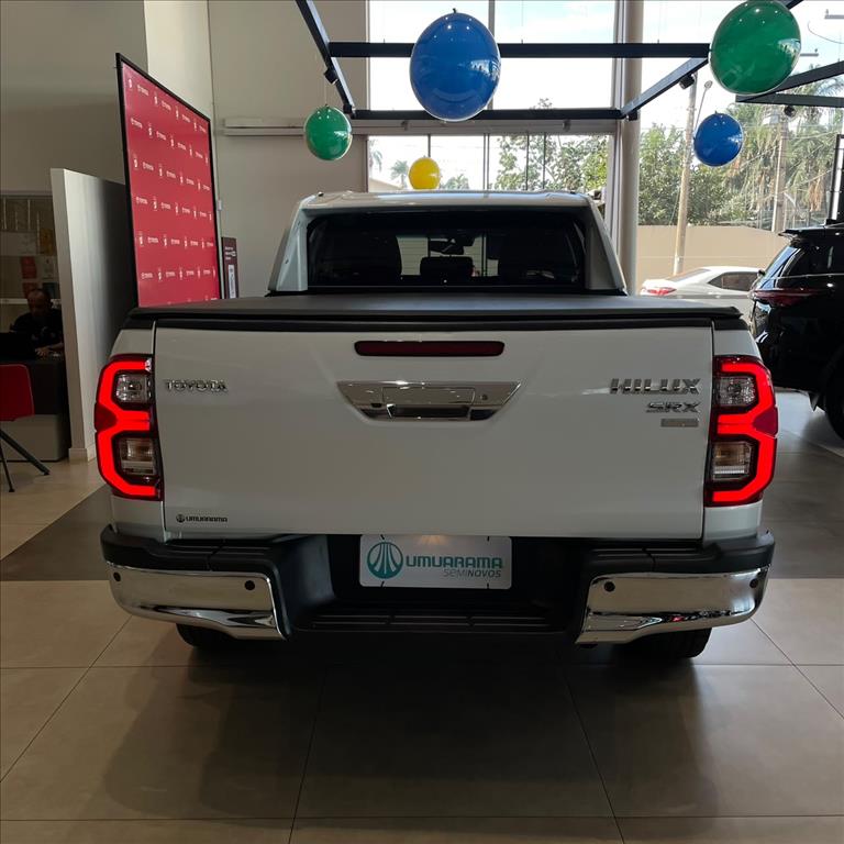 HILUX 2.8 D-4D TURBO DIESEL CD SRX 4X4 AUTOMÁTICO4