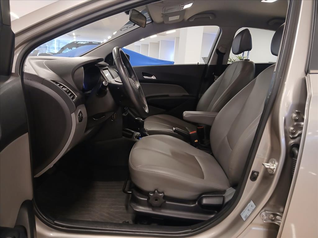 Hyundai-HB20S-1.6 PREMIUM 16V FLEX 4P AUTOMÁTICO