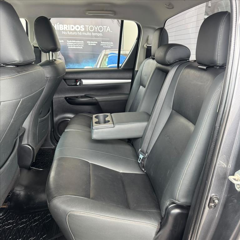 HILUX 2.8 D-4D TURBO DIESEL CD SR 4X4 AUTOMÁTICO12