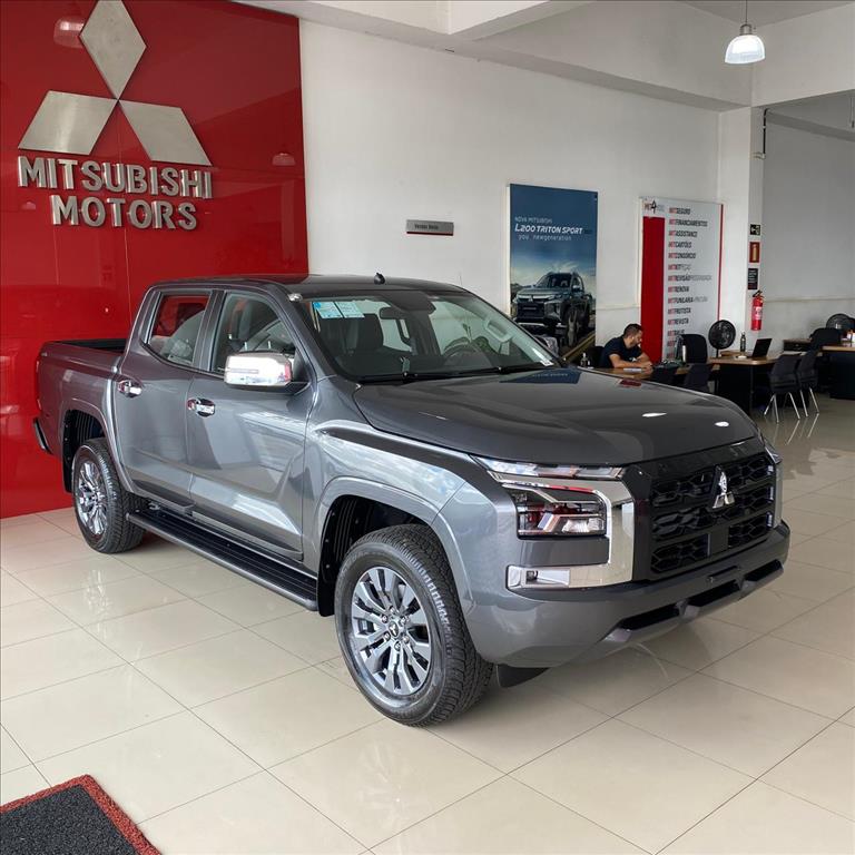 Mitsubishi-TRITON-2.4 BITURBO DIESEL CD HPE 4X4 AUTOMÁTICO