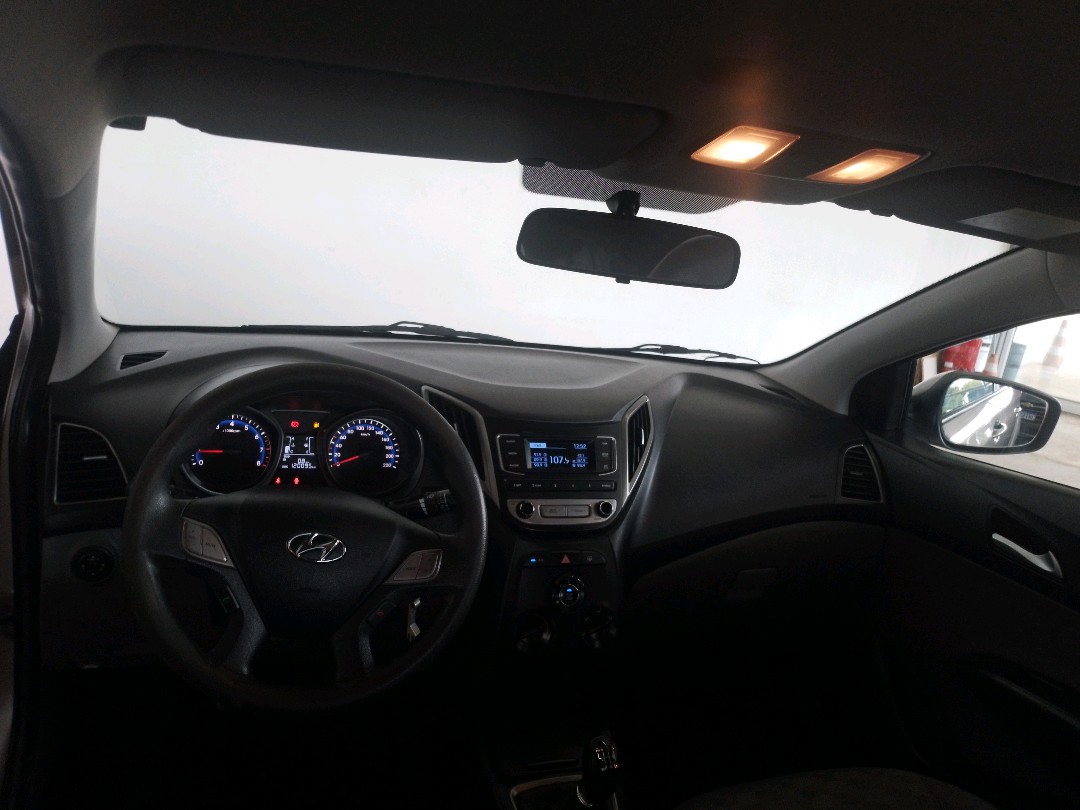 Hyundai-HB20S-1.6 COMFORT PLUS 16V FLEX 4P MANUAL