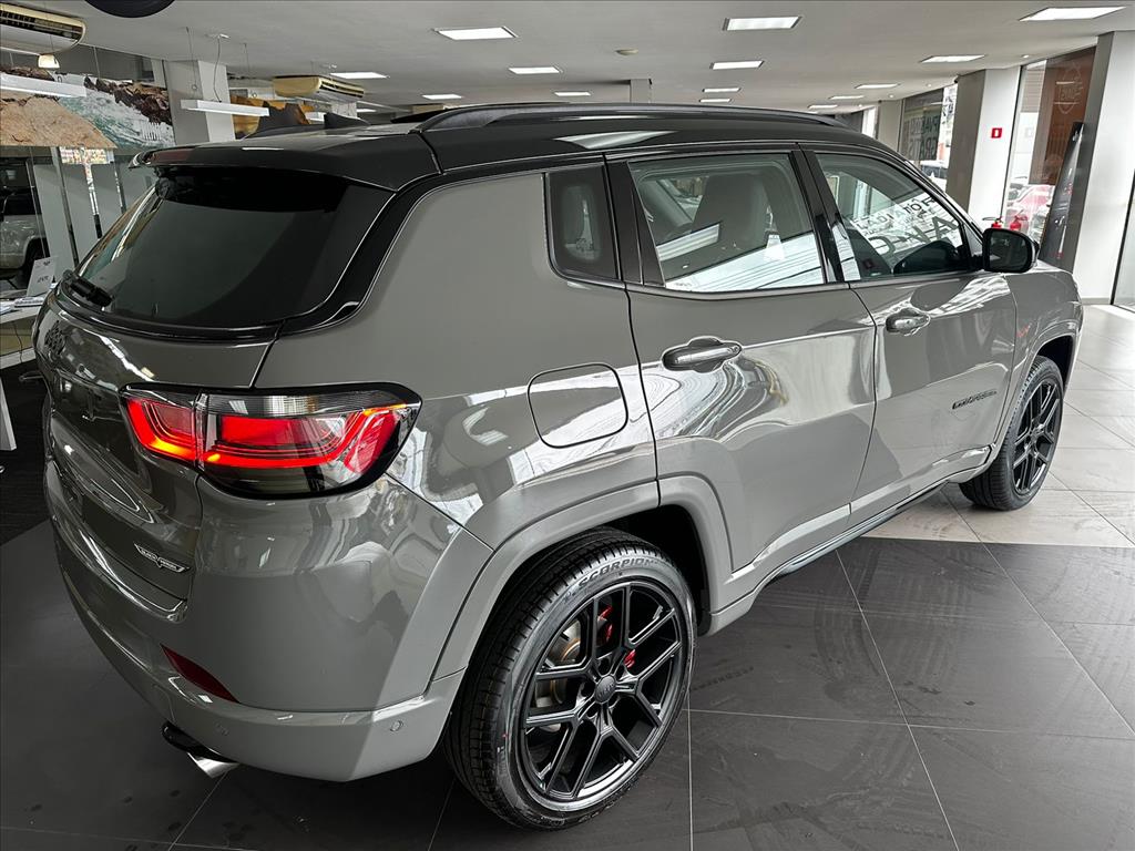 COMPASS 2.0 HURRICANE 4 TURBO GASOLINA BLACKHAWK AT95