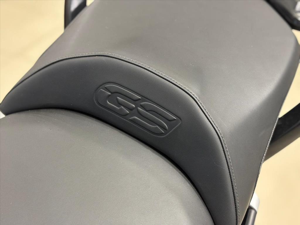 R 1250 GS PREMIUM TRIPLE BLACK7