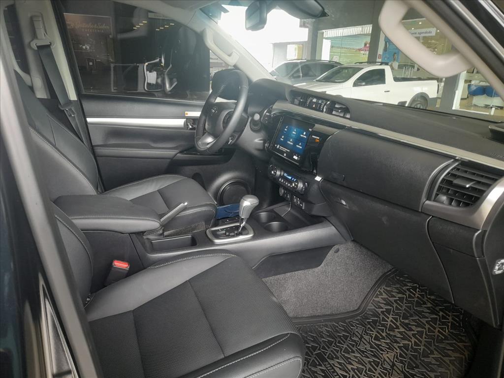 HILUX 2.8 D-4D TURBO DIESEL CD SRX 4X4 AUTOMÁTICO11