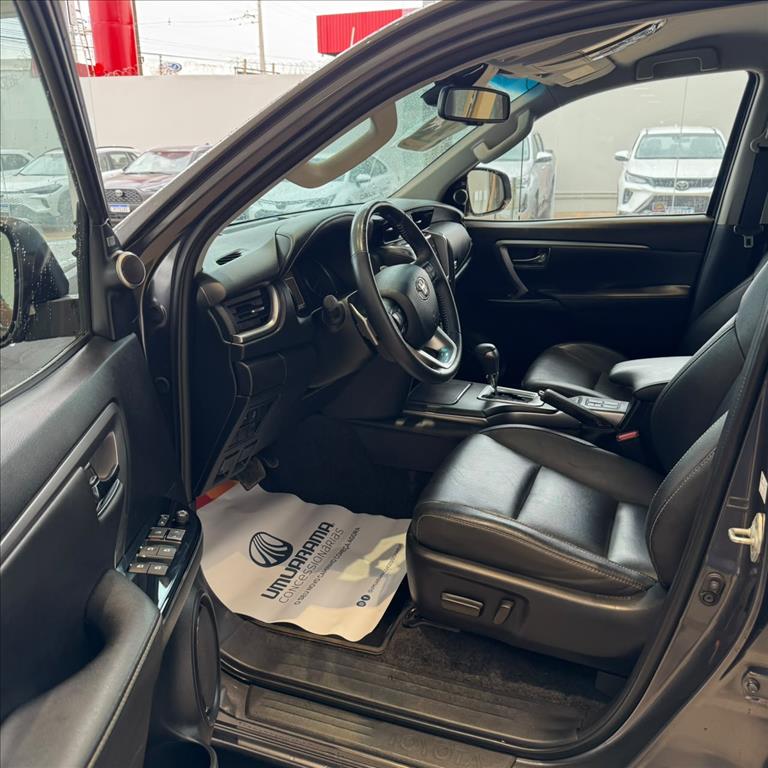 HILUX SW4 2.8 D-4D TURBO DIESEL SRX 4X4 AUTOMÁTICO7