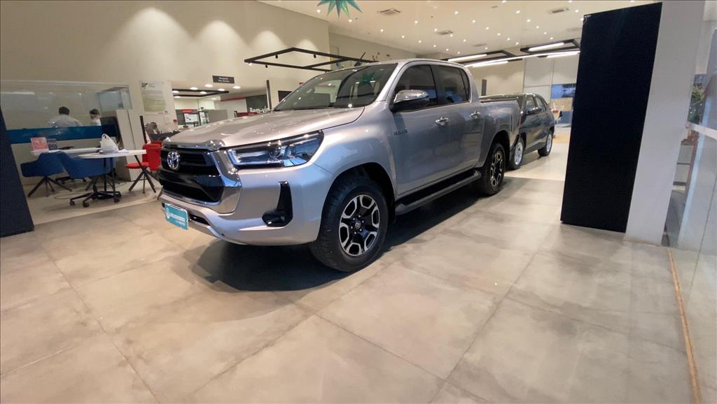 HILUX 2.8 D-4D TURBO DIESEL CD SRV 4X4 AUTOMÁTICO2