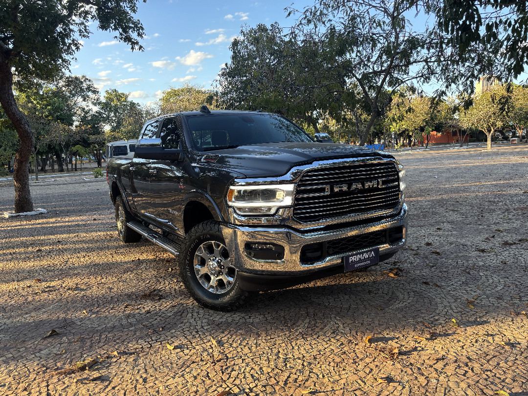 3500 6.7 I6 TURBO DIESEL LARAMIE CD 4X4 AUTOMÁTICO