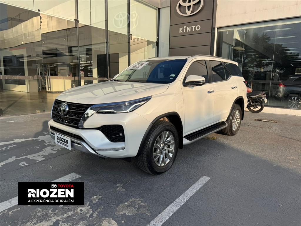 Toyota HILUX SW4 2023