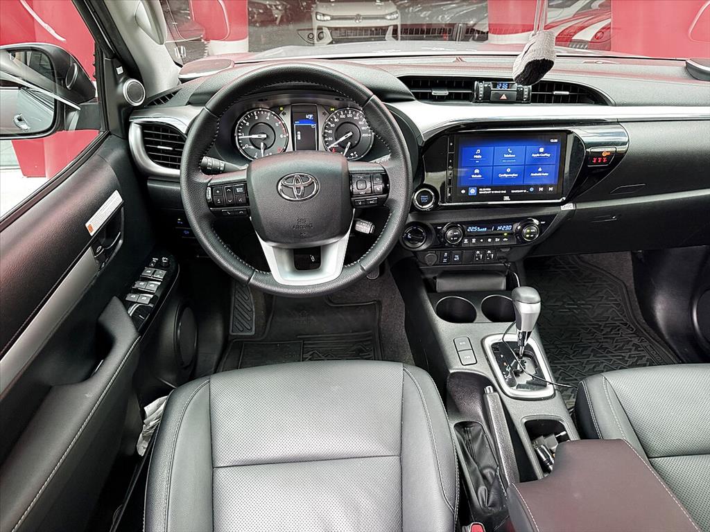 Toyota Hilux - 2.8 D-4D TURBO DIESEL CD SRX 4X4 AUTOMÁTICO