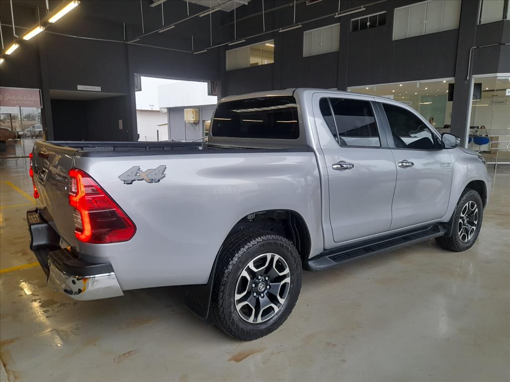 HILUX 2.8 D-4D TURBO DIESEL CD SRV 4X4 AUTOMÁTICO3