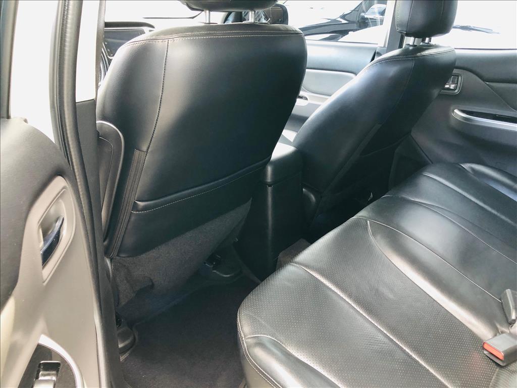 L200 TRITON 2.4 16V TURBO DIESEL SPORT HPE-S CD 4P 4X4 AUTOMÁTICO8