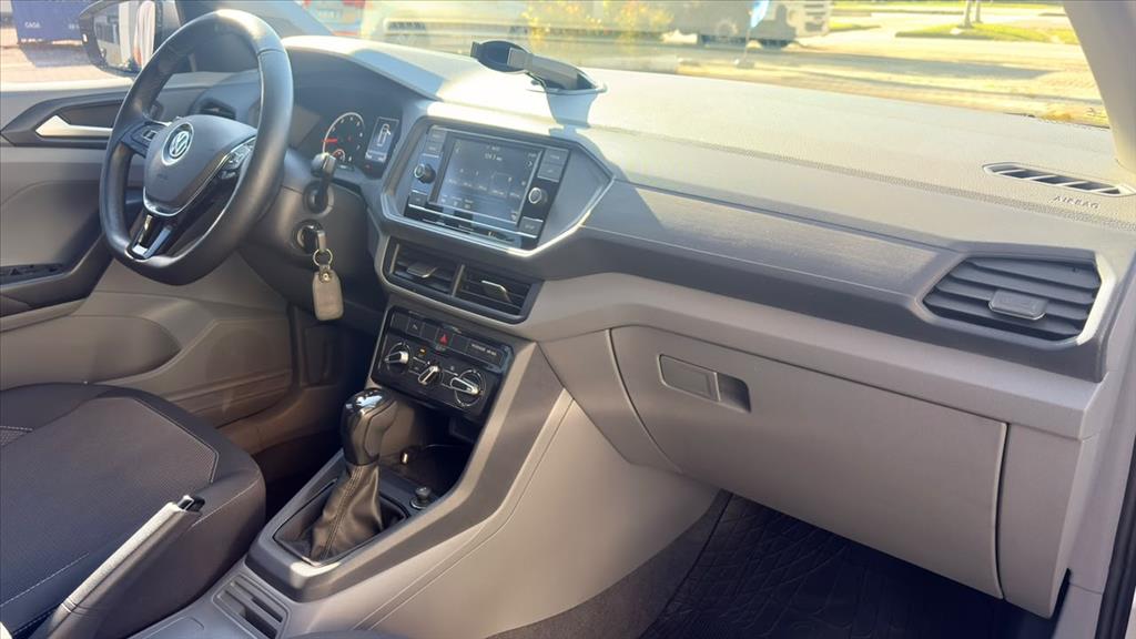 T-CROSS 1.0 200 TSI TOTAL FLEX AUTOMÁTICO10