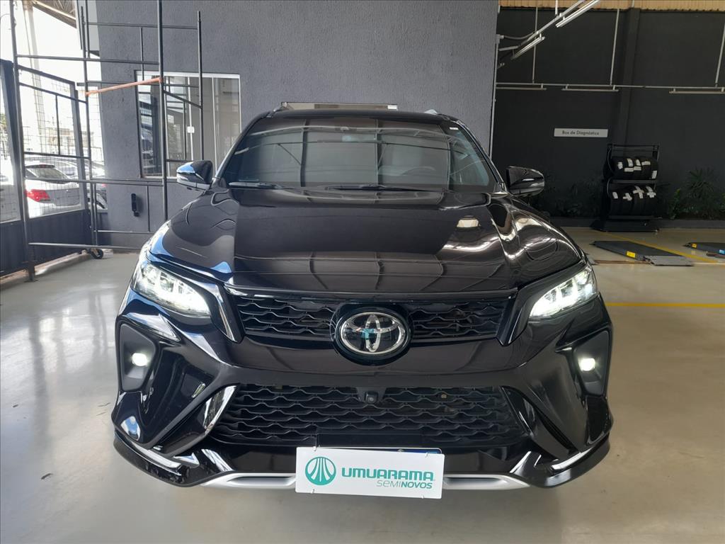 HILUX 2.8 D-4D TURBO DIESEL CD SRX 4X4 AUTOMÁTICO1