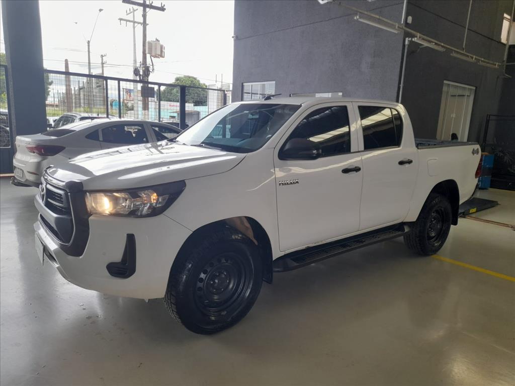 HILUX 2.8 D-4D TURBO DIESEL CD POWER PACK 4X4 MANUAL