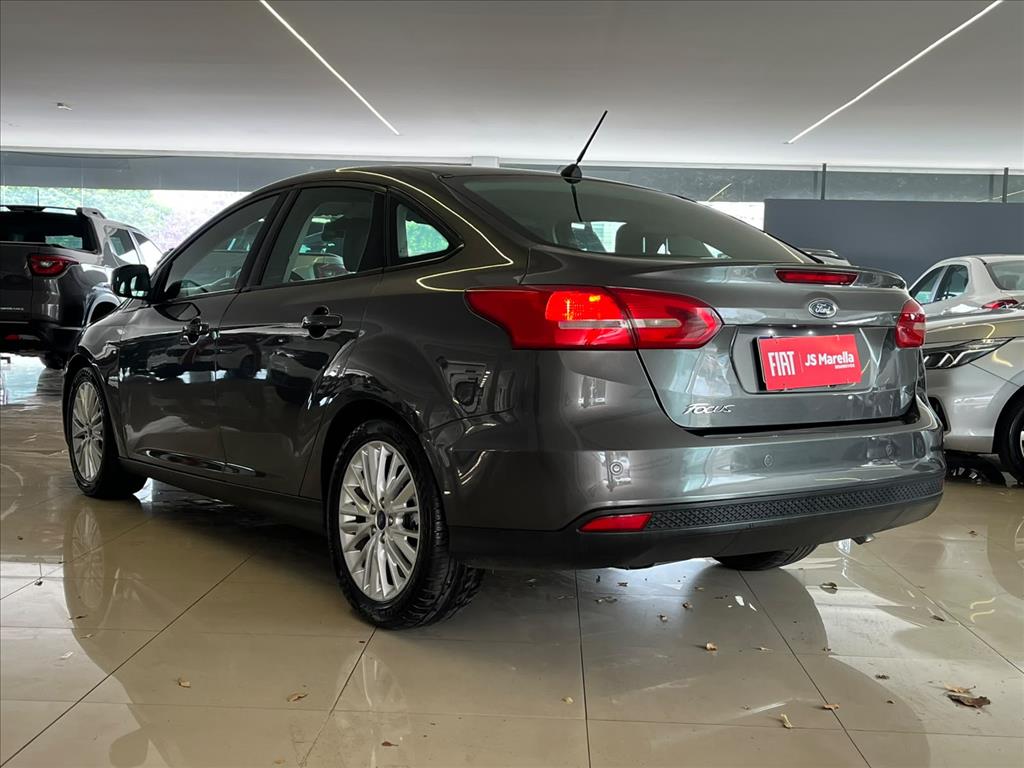 FOCUS 2.0 SE PLUS FASTBACK 16V FLEX 4P POWERSHIFT5