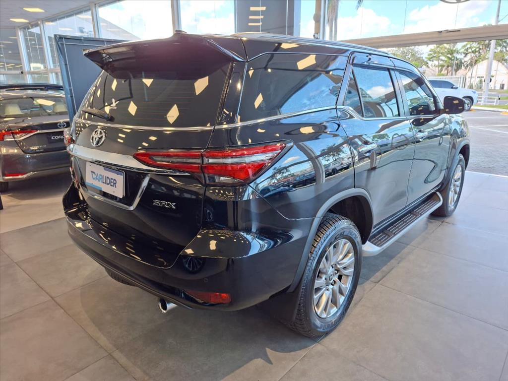 HILUX SW4 2.8 D-4D TURBO DIESEL SRX 4X4 AUTOMÁTICO6