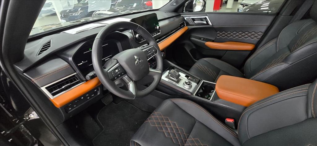 OUTLANDER 2.4 PHEV SIGNATURE S-AWC DHT17