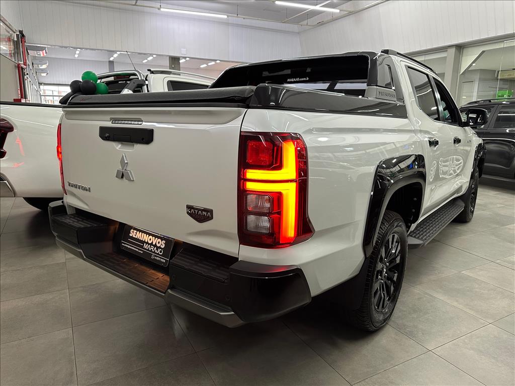 TRITON 2.4 BITURBO DIESEL CD KATANA 4X4 AUTOMÁTICO11
