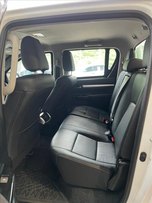 HILUX 2.8 D-4D TURBO DIESEL CD SRX 4X4 AUTOMÁTICO5