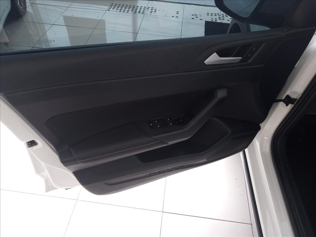 NIVUS 1.0 200 TSI TOTAL FLEX HIGHLINE AUTOMÁTICO8