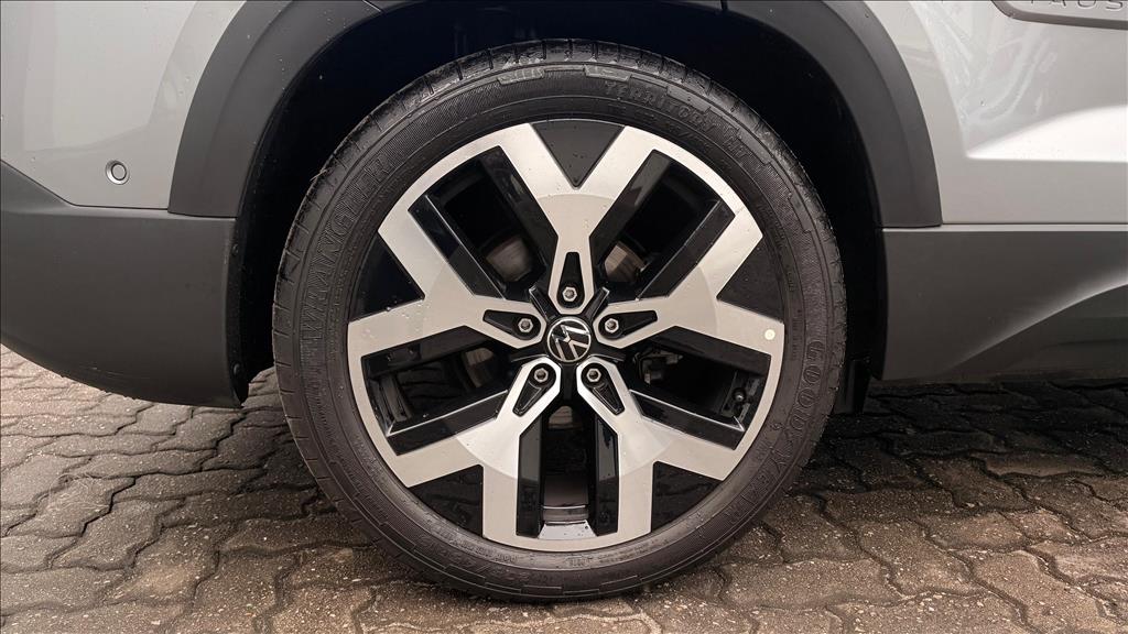 TAOS 1.4 250 TSI TOTAL FLEX HIGHLINE AUTOMÁTICO17