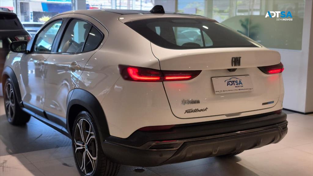 FIAT FASTBACK 1.0 TURBO 200 HYBRID IMPETUS CVT