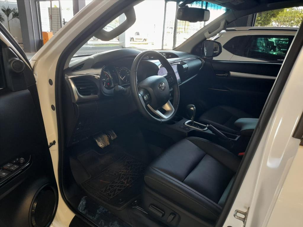 HILUX 2.8 D-4D TURBO DIESEL CD SRV 4X4 AUTOMÁTICO9