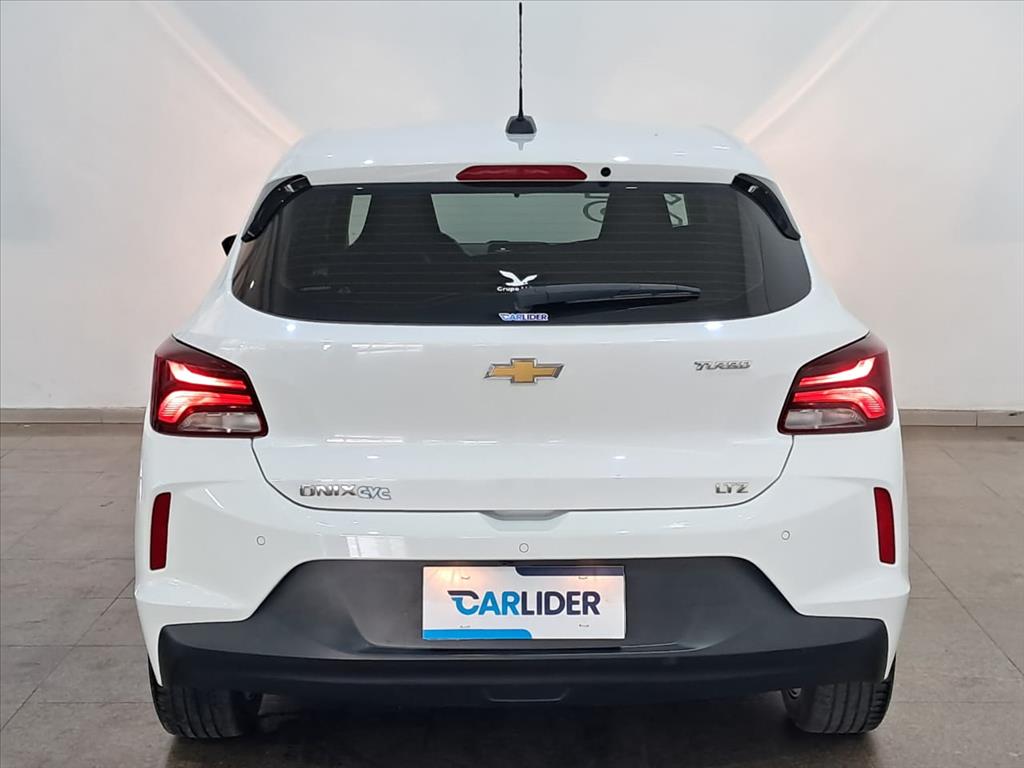 ONIX 1.0 TURBO FLEX LTZ AUTOMÁTICO4