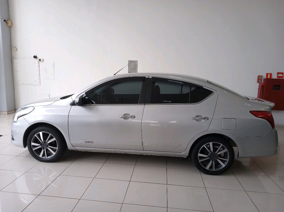 VERSA 1.6 16V FLEXSTART SL 4P XTRONIC6