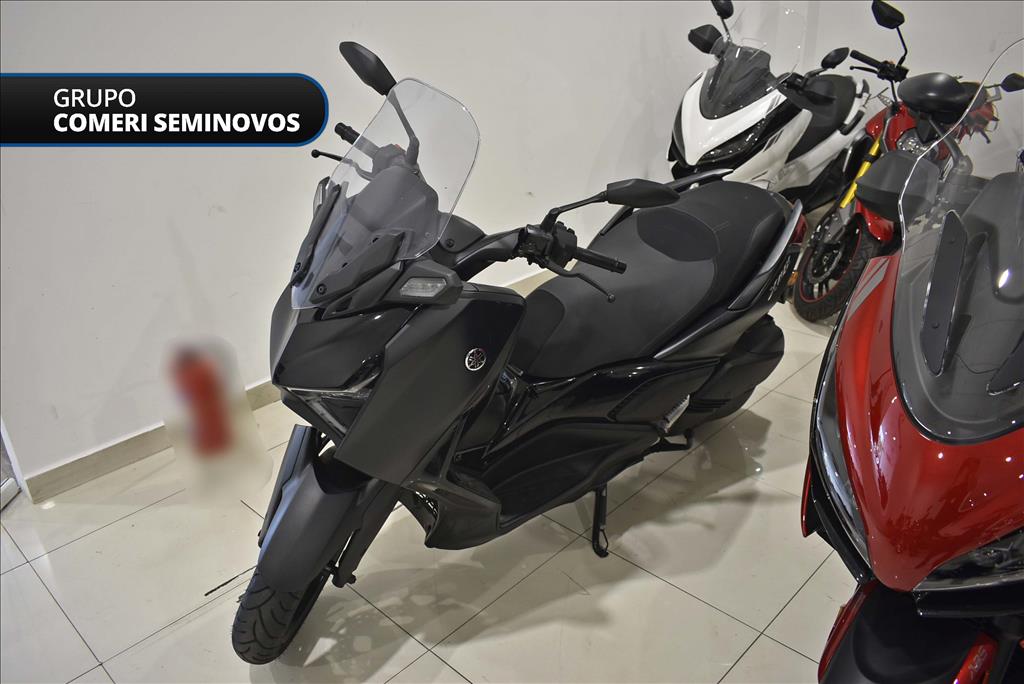 XMAX 250 CONNECTED ABS2