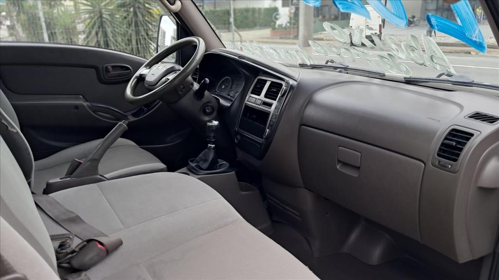 HR 2.5 LONGO SEM CAÇAMBA 4X2 16V 130CV TURBO INTERCOOLER DIESEL 2P MANUAL4