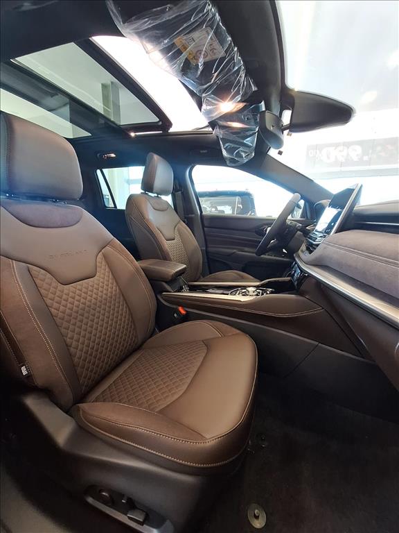 COMMANDER 2.2 TURBO DIESEL OVERLAND AT99