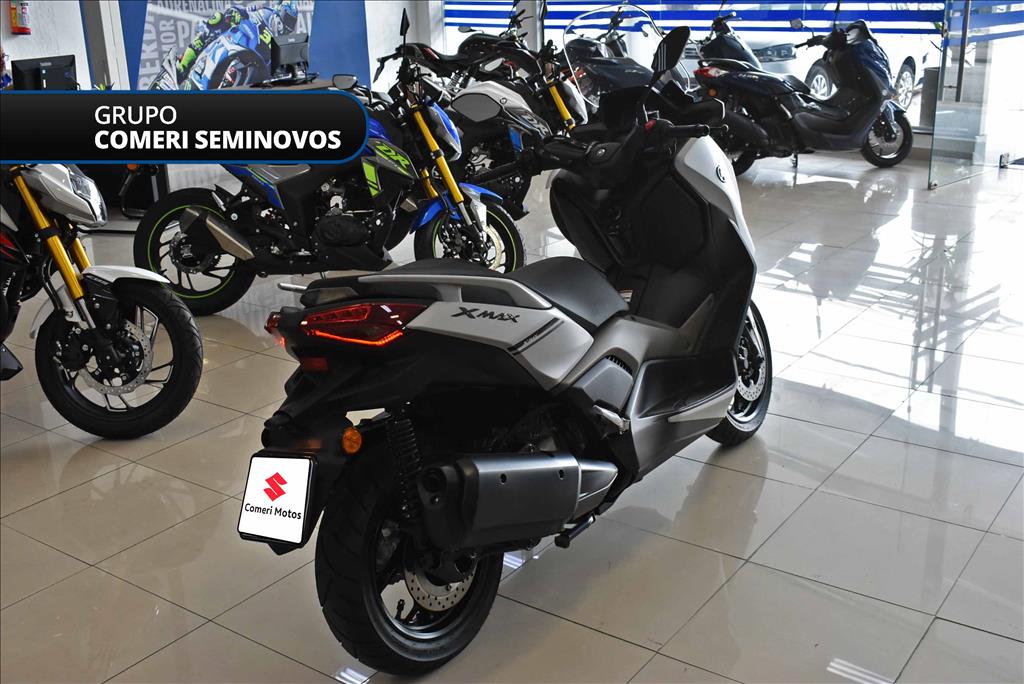 XMAX 250 CONNECTED ABS2