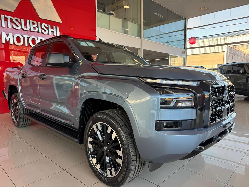 Mitsubishi-TRITON-2.4 BITURBO DIESEL CD TARMAC 4X2 AUTOMÁTICO
