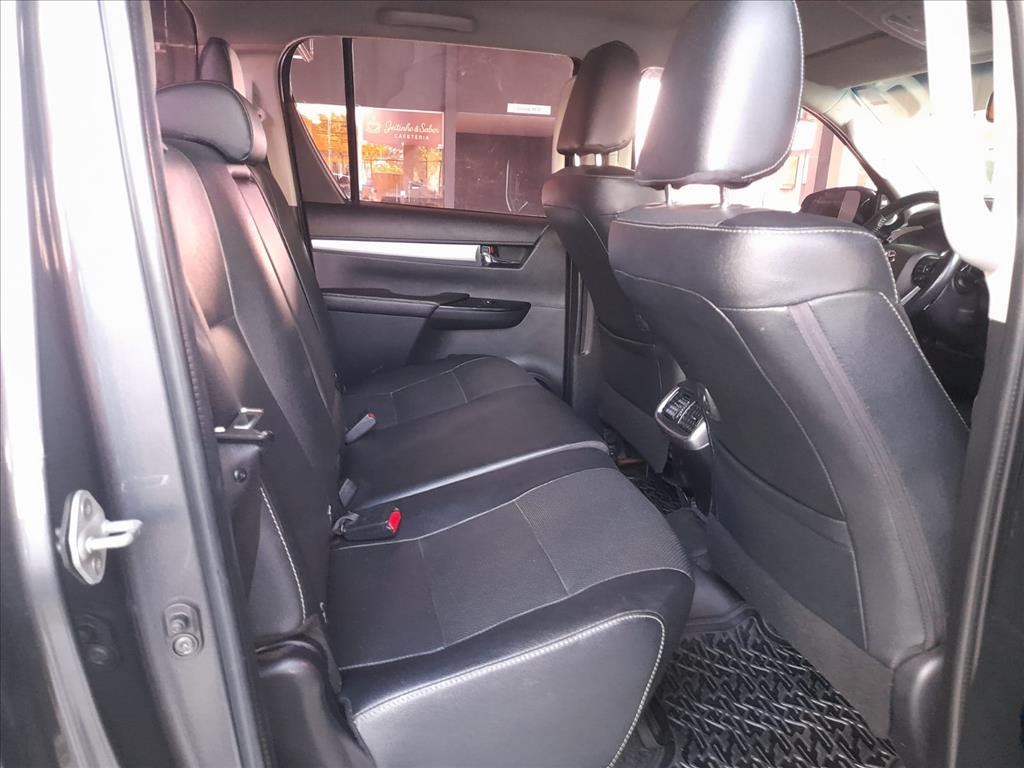 HILUX 2.8 D-4D TURBO DIESEL CD SRX 4X4 AUTOMÁTICO8