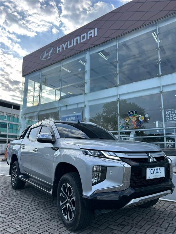 Mitsubishi-L200 TRITON-2.4 16V TURBO DIESEL SPORT HPE-S CD 4P 4X4 AUTOMÁTICO