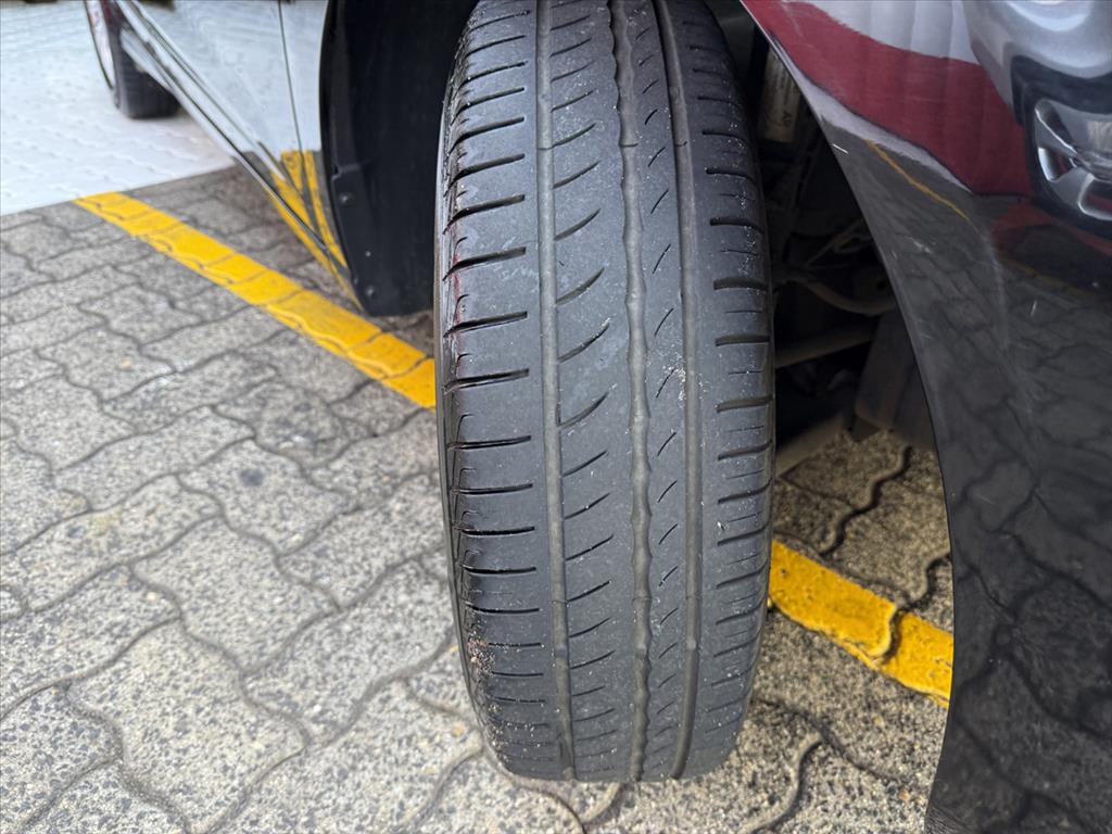 Chevrolet Onix - 1.0 MPFI LT 8V FLEX 4P MANUAL