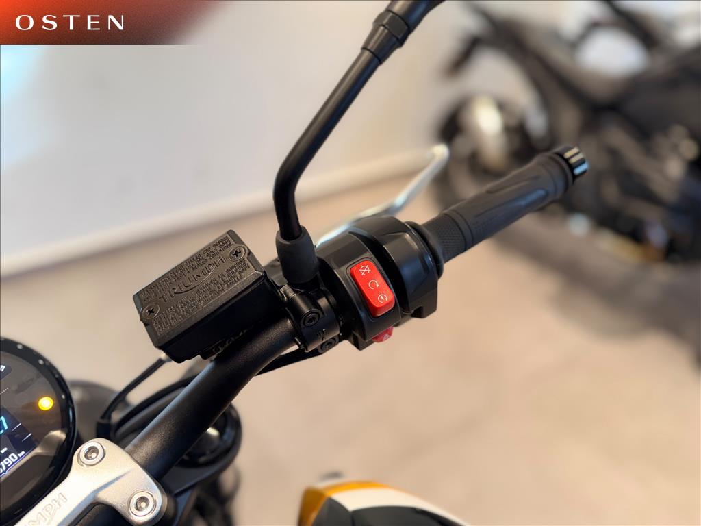 TRIUMPH-TRIDENT-660