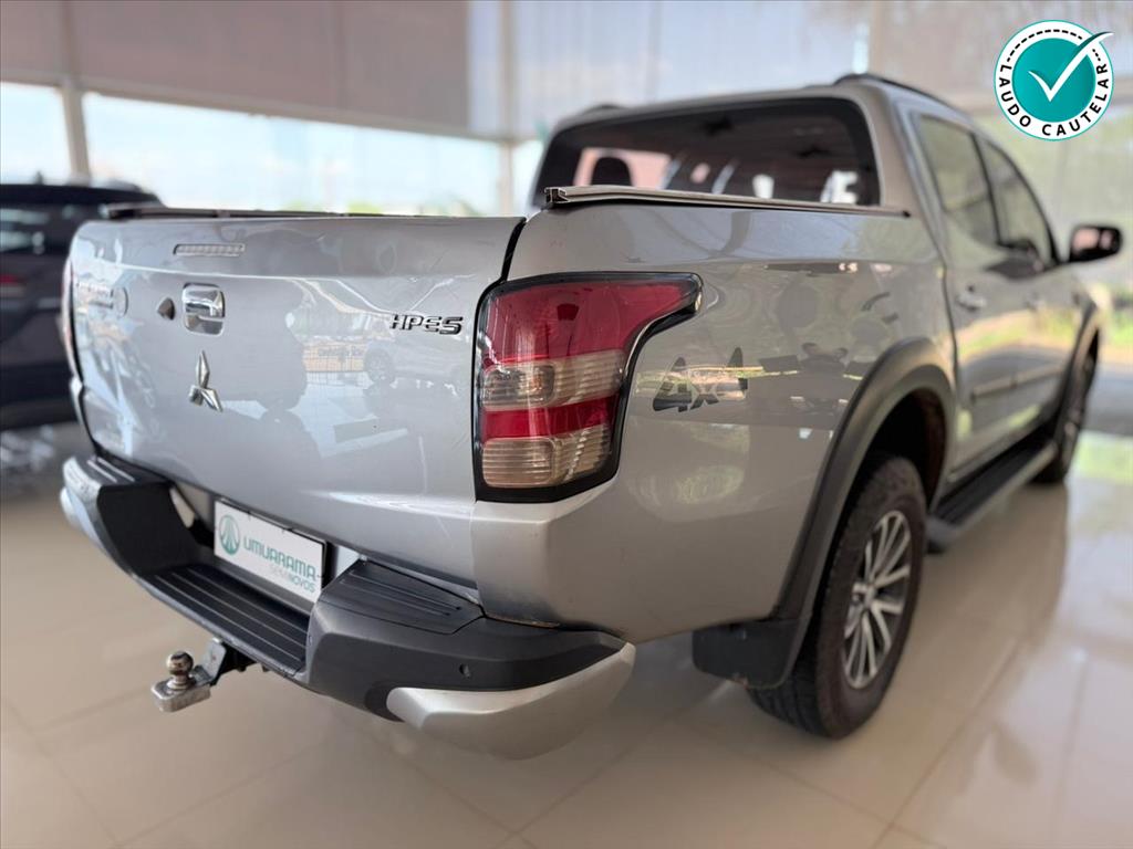 L200 TRITON 2.4 16V TURBO DIESEL OUTDOOR HPE-S CD 4X4 AUTOMÁTICO3