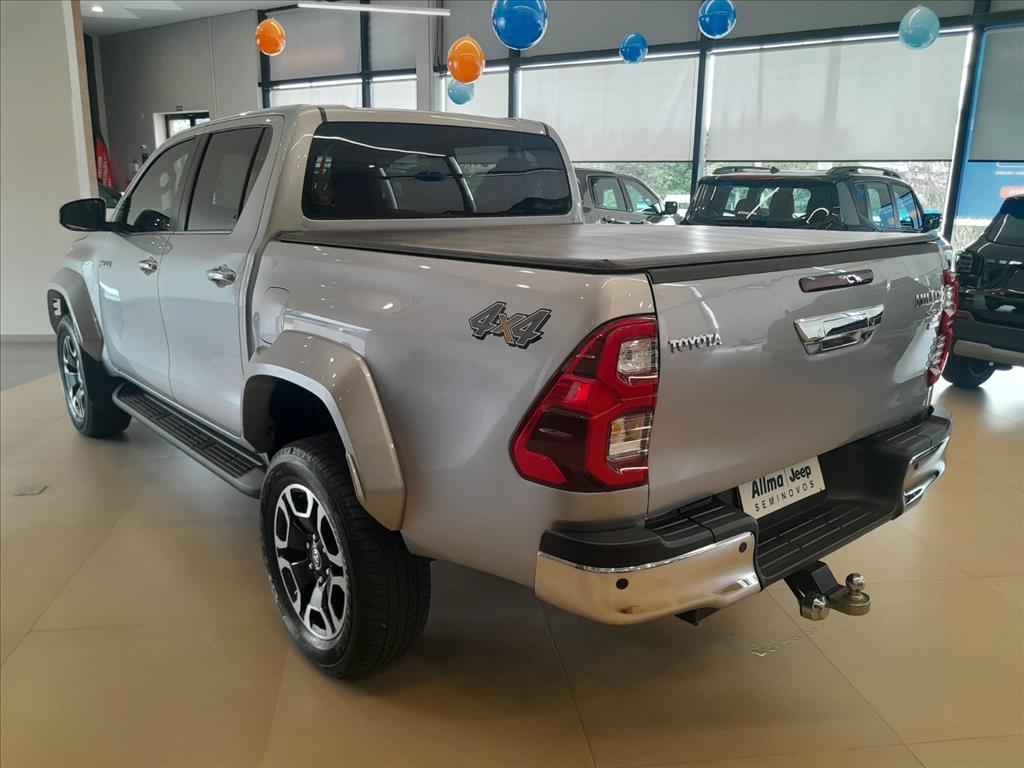 HILUX 2.8 D-4D TURBO DIESEL CD SRX PLUS 4X4 AUTOMÁTICO4